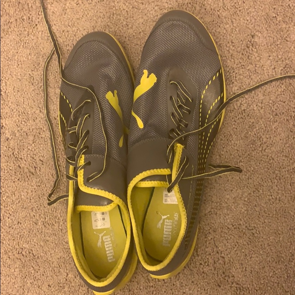 Barely worn Size 13 men’s Puma running shoes